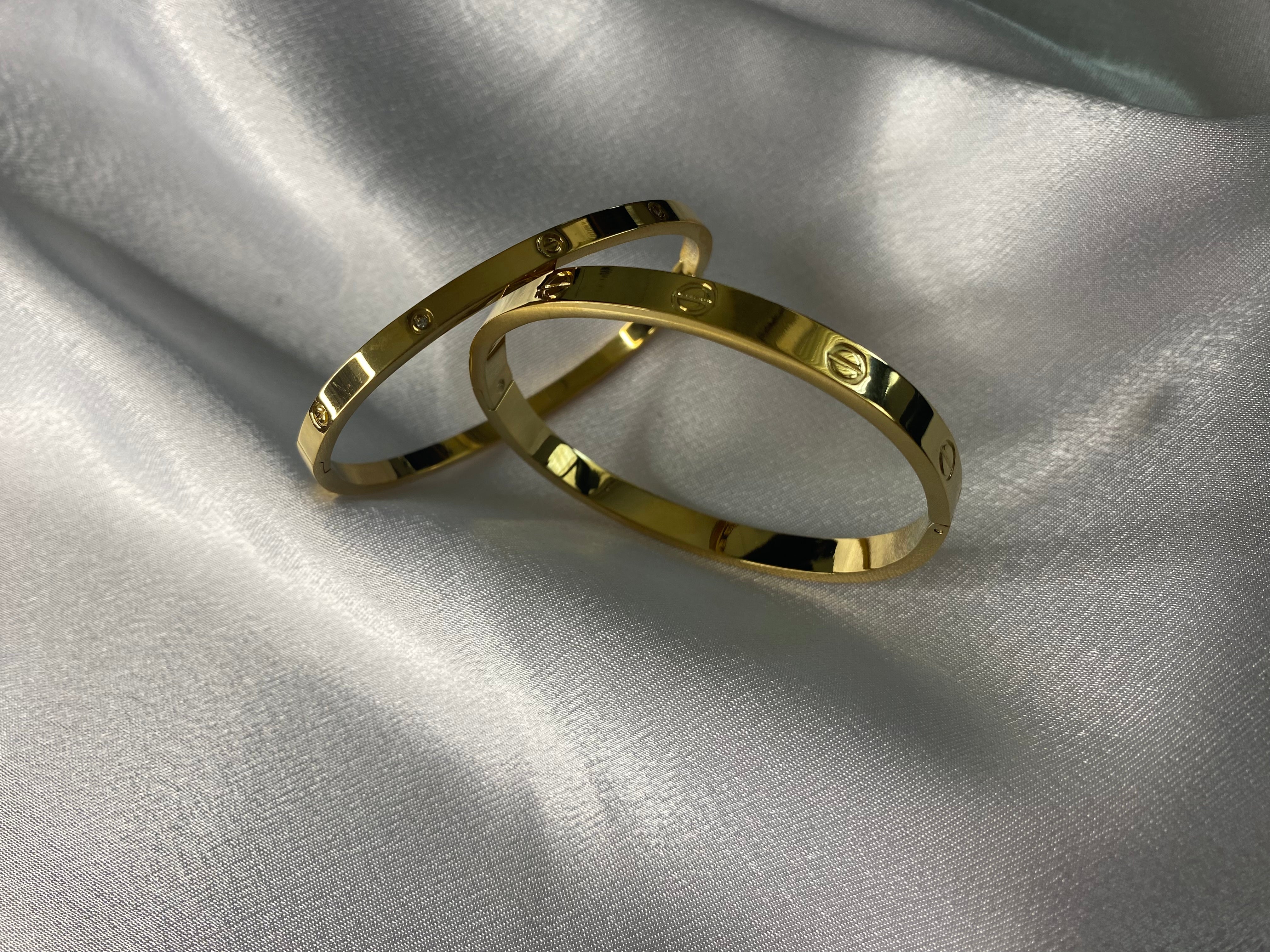 Buy Divine White Color Diamond Golden Imitation Bracelet | Lehenga-Saree